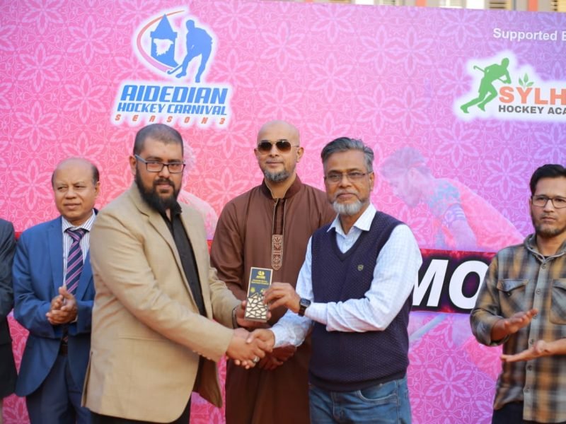 Receving Award for best Performance-4